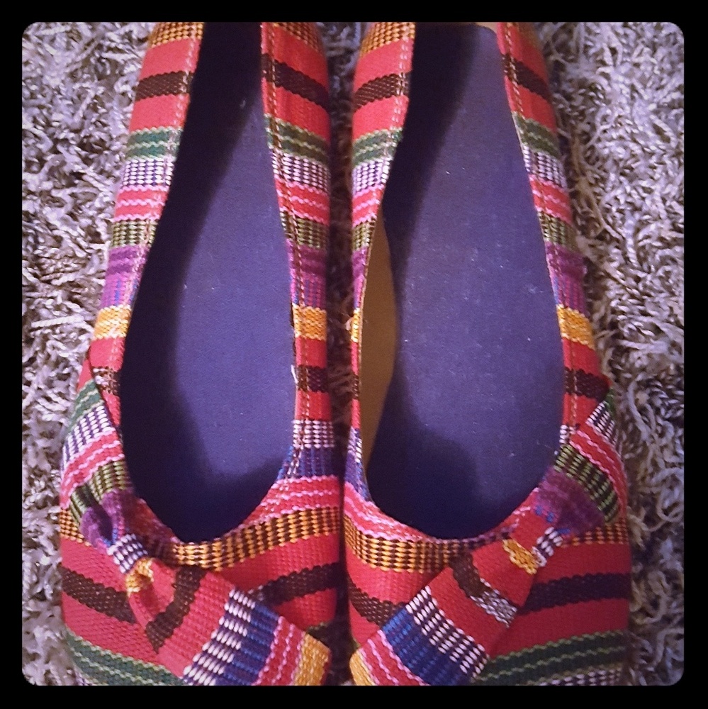 Brand New Custom hand-made flats from Guatemala